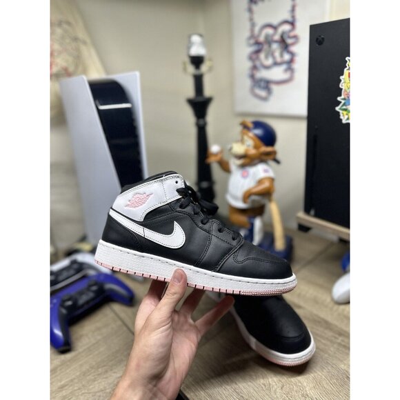 Nike Air Jordan 1 Mid GS 'Arctic Punch' 2020 555112-061 Size 6Y Women’s 7.5 - Picture 1 of 7